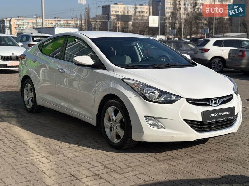 Седан Hyundai Elantra 2012 в Киеве