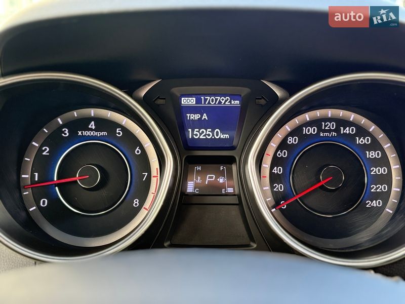 Седан Hyundai Elantra 2012 в Киеве