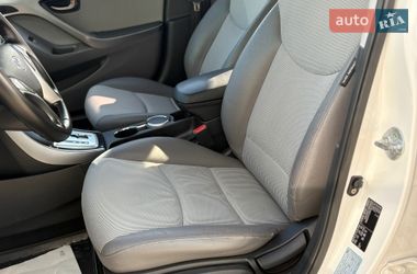 Седан Hyundai Elantra 2012 в Киеве