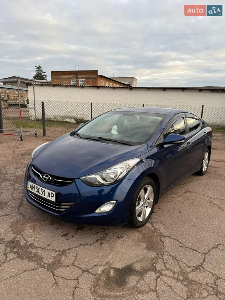 2013 Hyundai Elantra - мініатюра 13