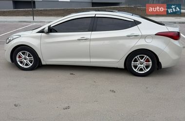 Седан Hyundai Elantra 2013 в Тернополі
