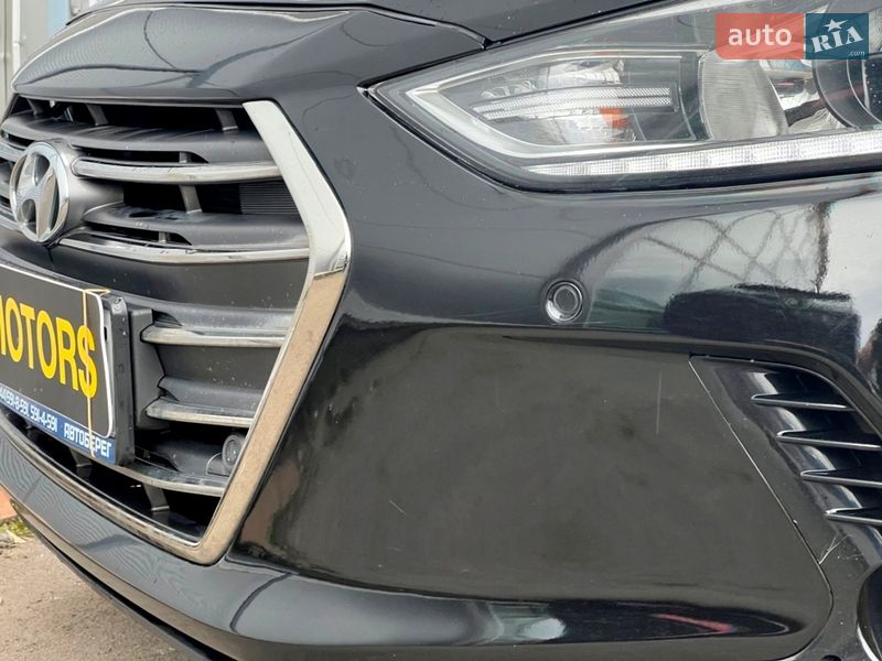 Седан Hyundai Elantra 2016 в Киеве