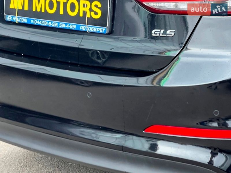 Седан Hyundai Elantra 2016 в Киеве