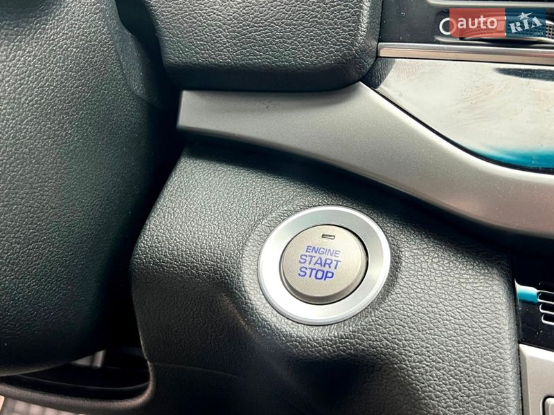 Седан Hyundai Elantra 2016 в Киеве