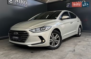 Седан Hyundai Elantra 2018 в Києві