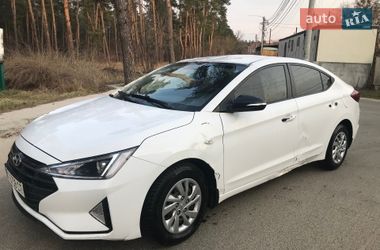 Седан Hyundai Elantra 2019 в Киеве