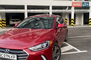 Седан Hyundai Elantra 2016 в Києві