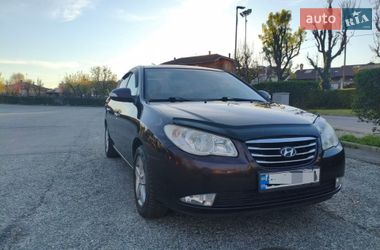 Седан Hyundai Elantra 2010 в Миколаєві