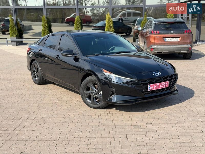 Седан Hyundai Elantra 2022 в Луцке