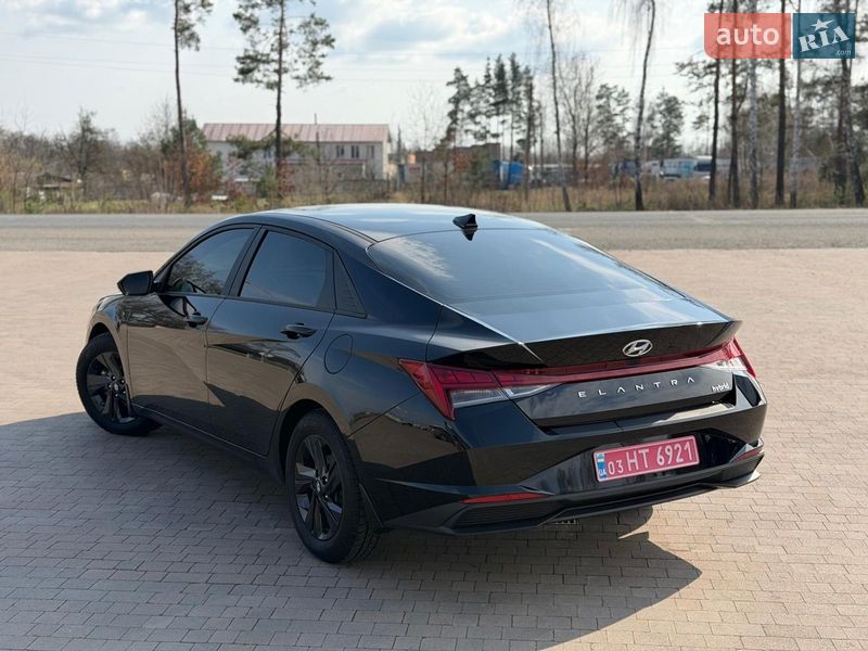 Седан Hyundai Elantra 2022 в Луцке