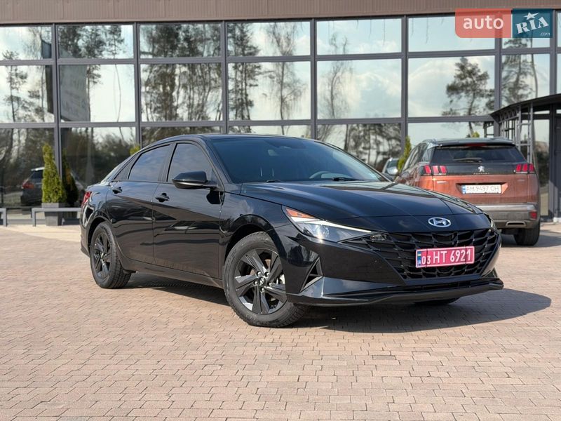 Седан Hyundai Elantra 2022 в Луцке