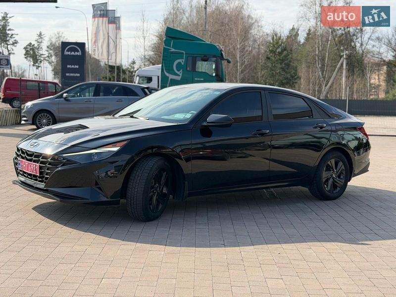 Седан Hyundai Elantra 2022 в Луцке