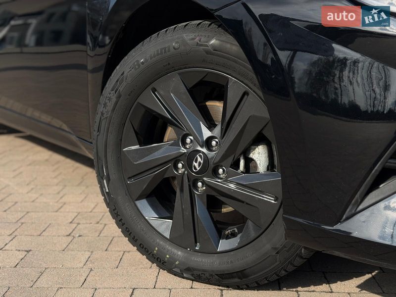 Седан Hyundai Elantra 2022 в Луцке