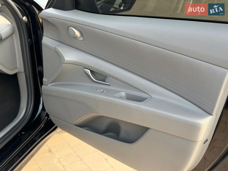 Седан Hyundai Elantra 2022 в Луцке