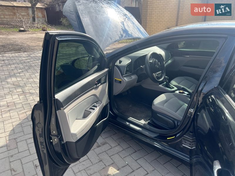 Седан Hyundai Elantra 2017 в Запорожье