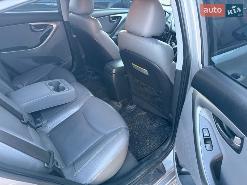 Седан Hyundai Elantra 2011 в Киеве