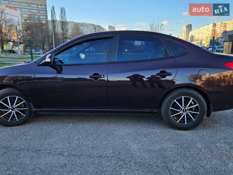 Седан Hyundai Elantra 2010 в Харькове