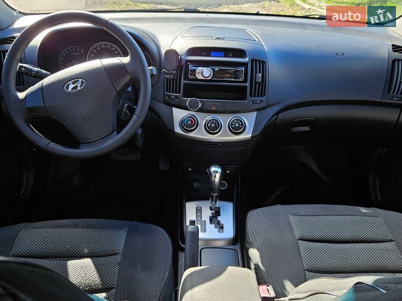 Седан Hyundai Elantra 2010 в Харькове