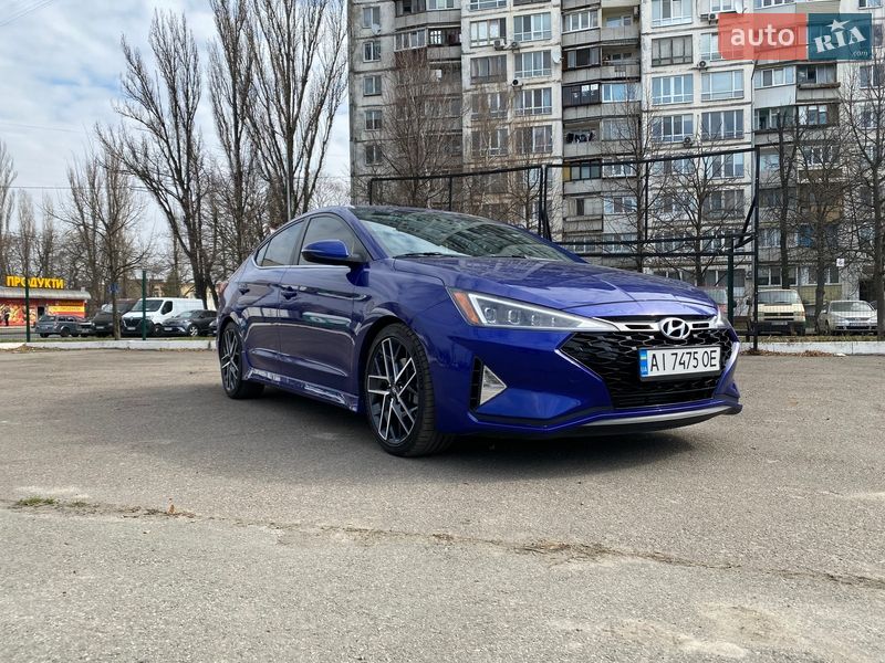 Седан Hyundai Elantra 2019 в Киеве