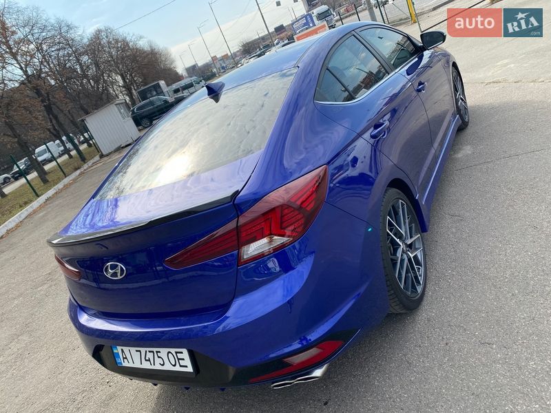 Седан Hyundai Elantra 2019 в Киеве