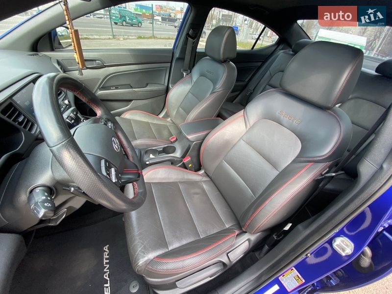 Седан Hyundai Elantra 2019 в Киеве