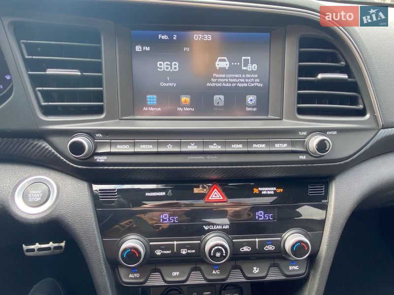 Седан Hyundai Elantra 2019 в Киеве