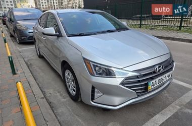 Седан Hyundai Elantra 2018 в Києві