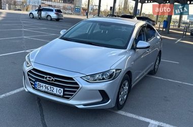 Седан Hyundai Elantra 2016 в Кривом Роге