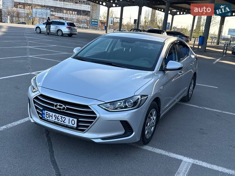 Hyundai Elantra 2016
