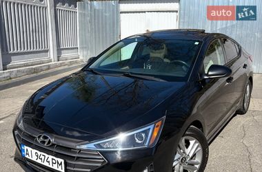 Седан Hyundai Elantra 2018 в Киеве