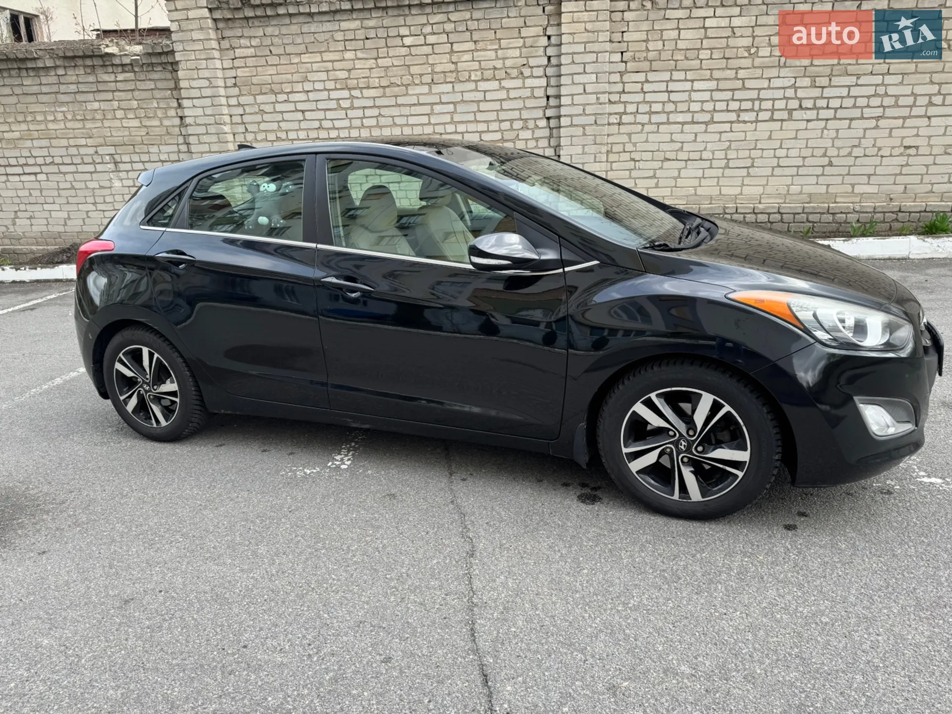 2013 Hyundai Elantra - мініатюра 9