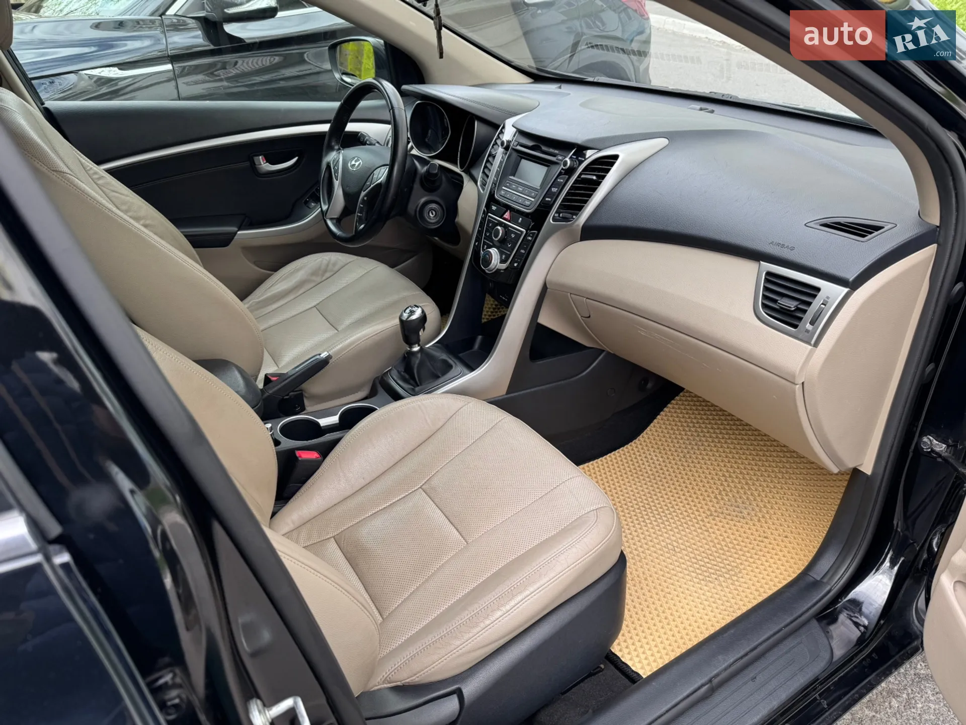 2013 Hyundai Elantra - мініатюра 18