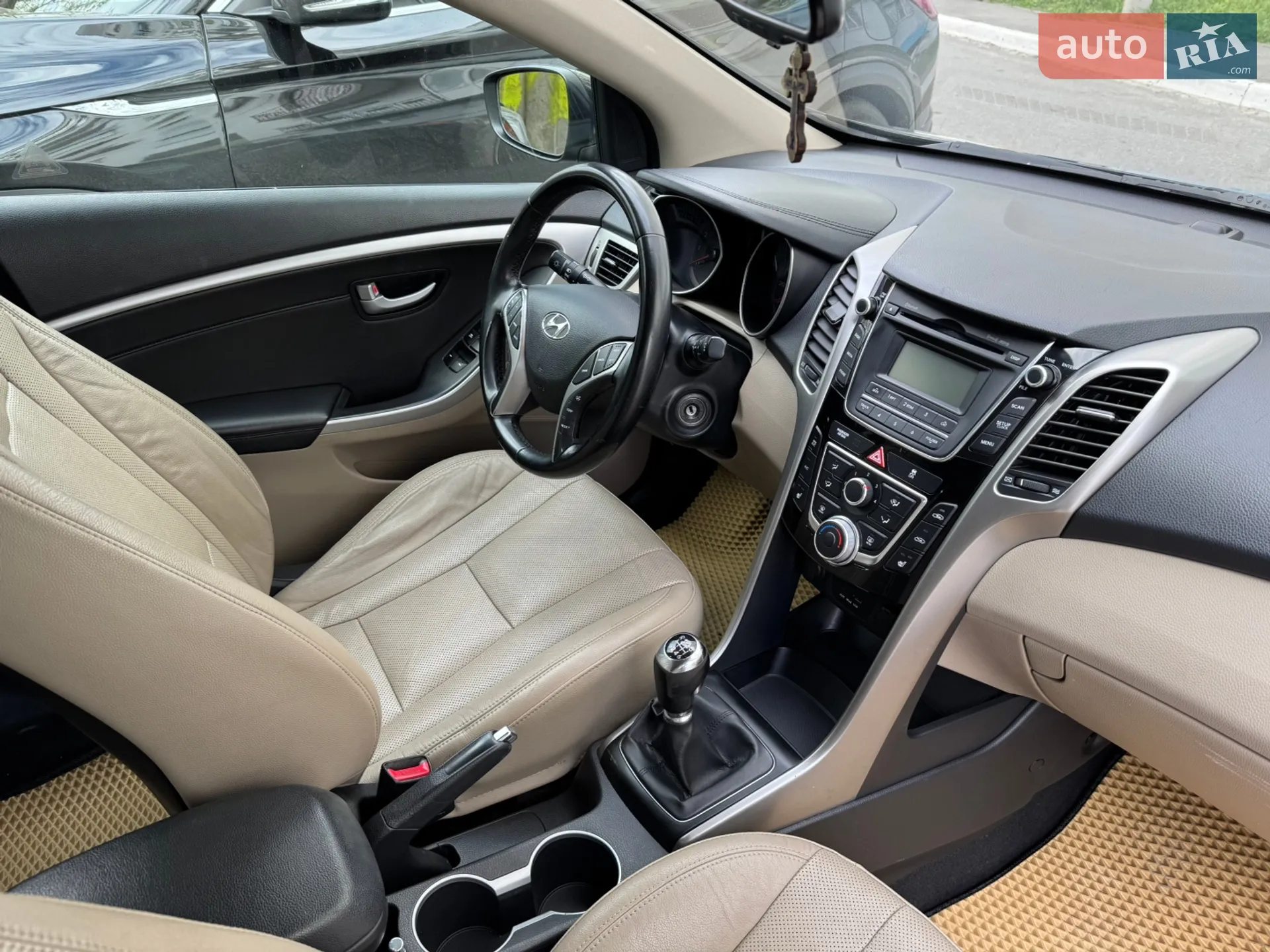 2013 Hyundai Elantra - мініатюра 19