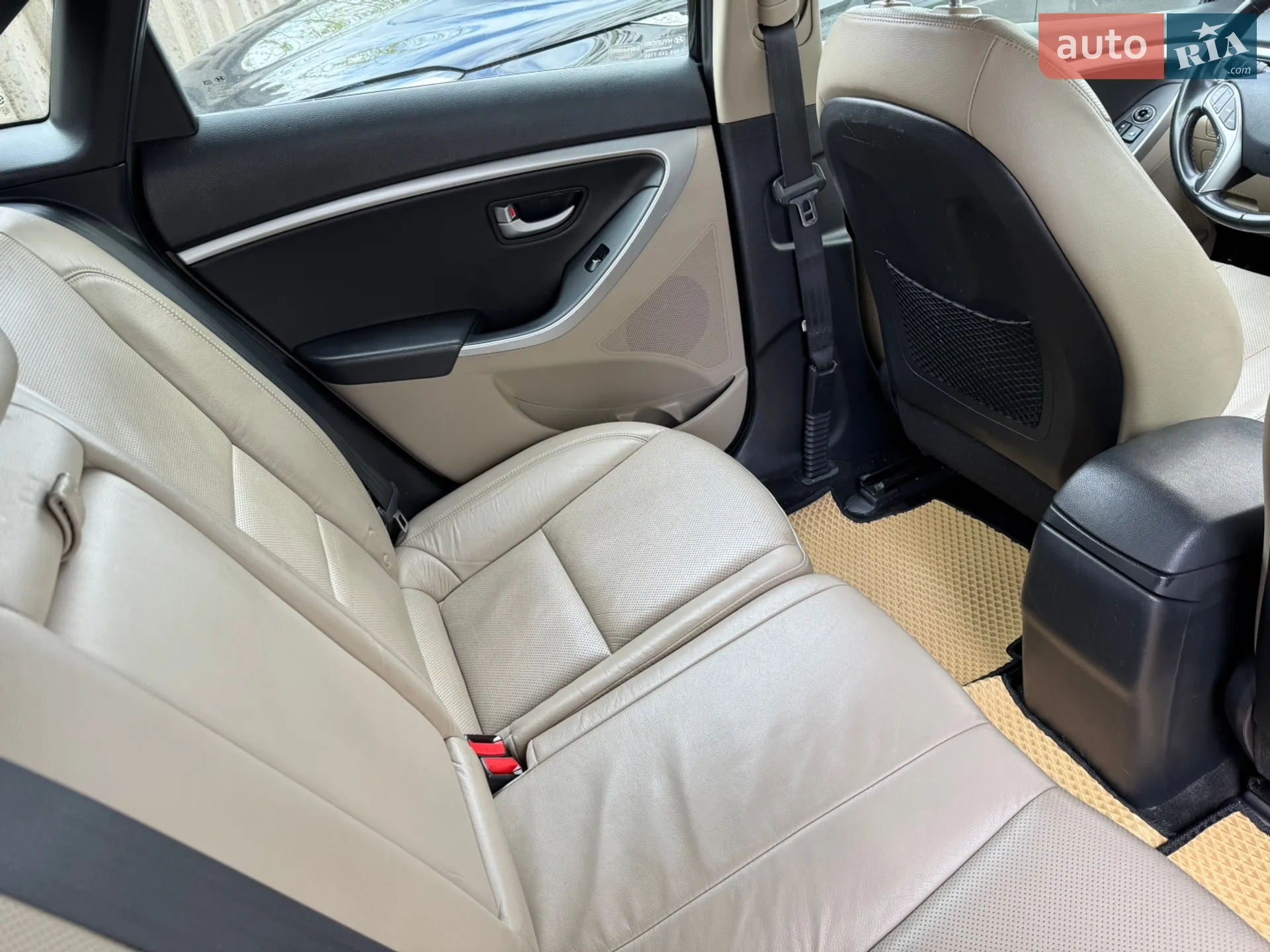 2013 Hyundai Elantra - мініатюра 24