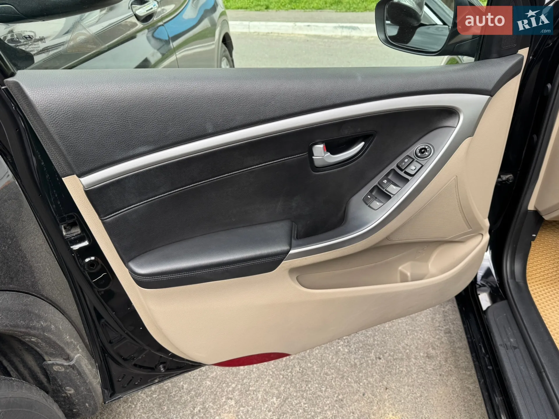 2013 Hyundai Elantra - мініатюра 30