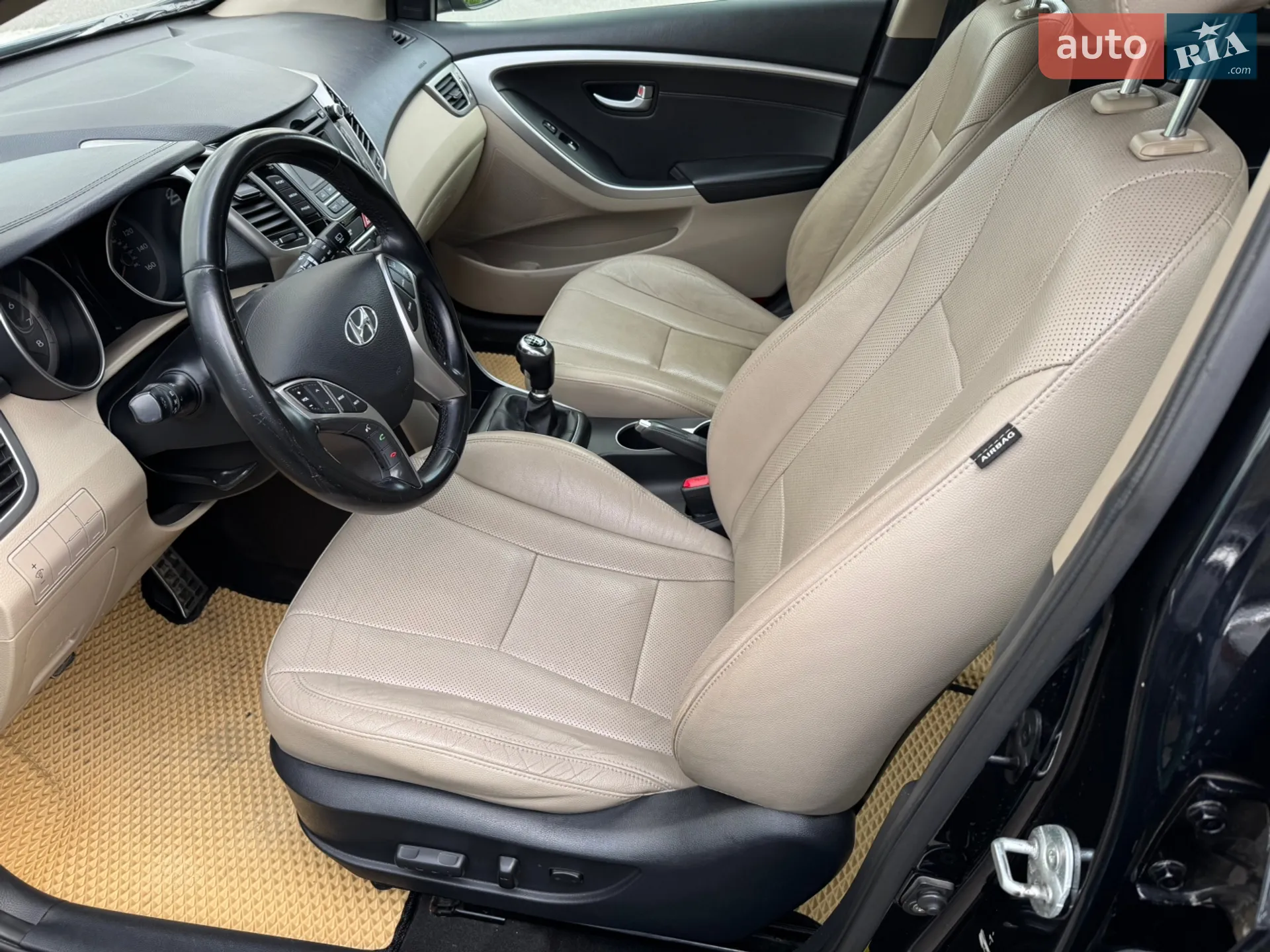 2013 Hyundai Elantra - мініатюра 31
