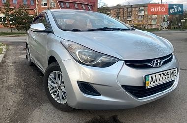 Седан Hyundai Elantra 2012 в Прилуках