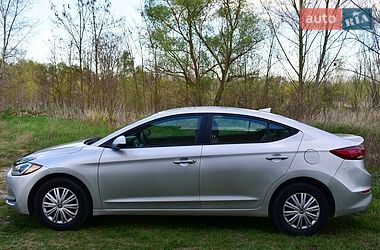 Седан Hyundai Elantra 2016 в Киеве