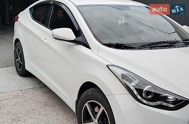 Седан Hyundai Elantra 2013 в Каменском