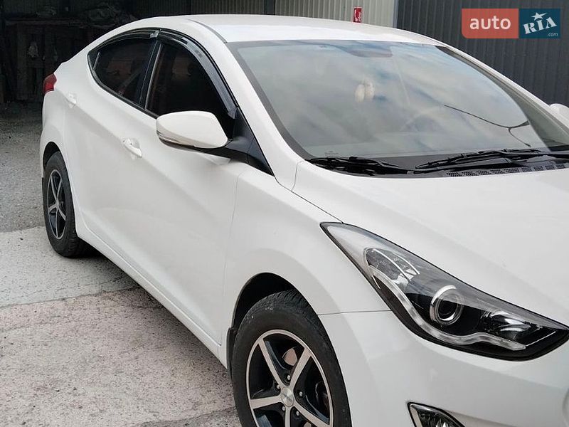 Hyundai Elantra 2013