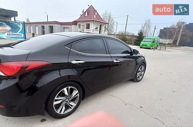 Седан Hyundai Elantra 2015 в Нетешине
