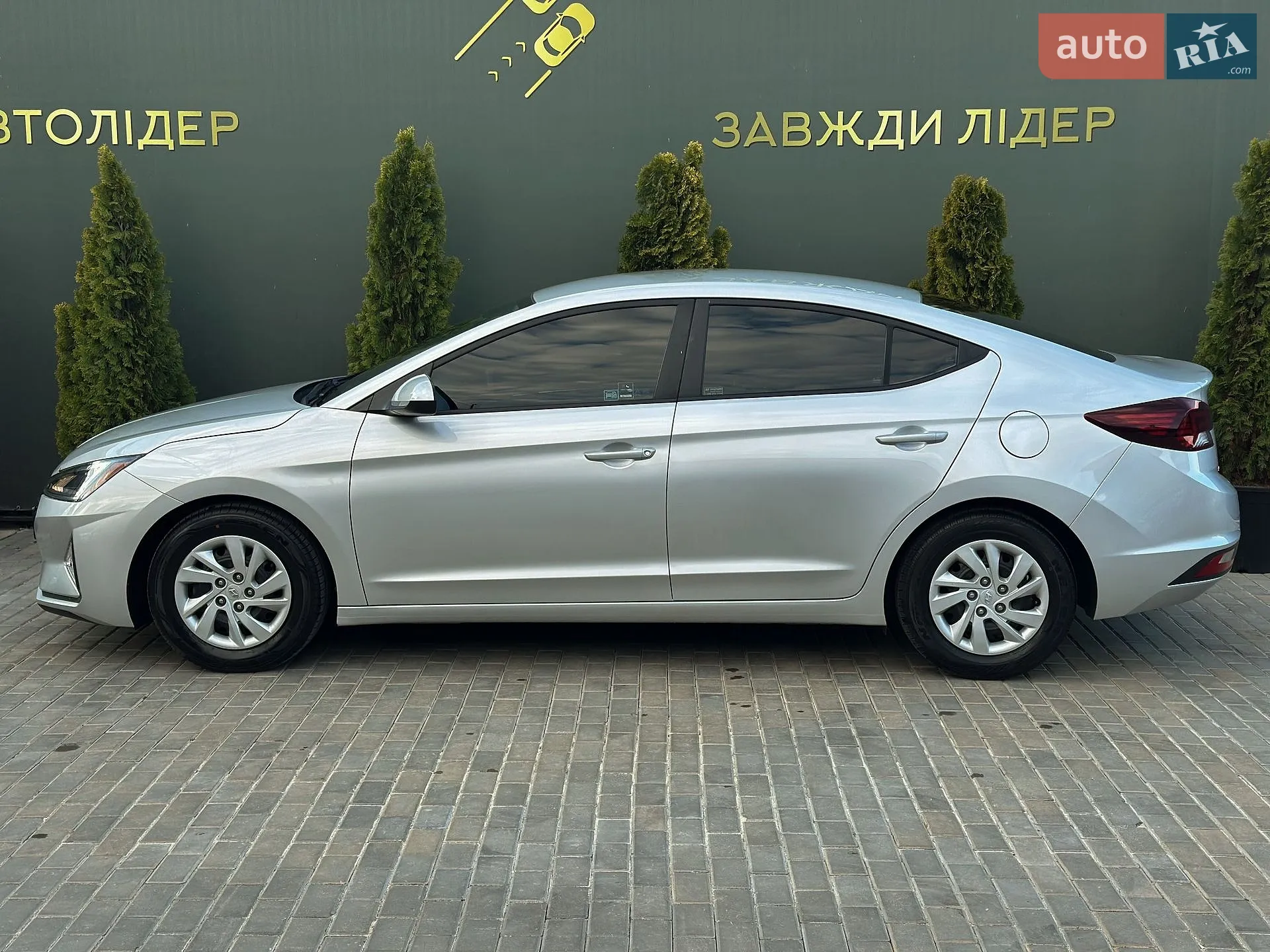 2019 Hyundai Elantra - мініатюра 16