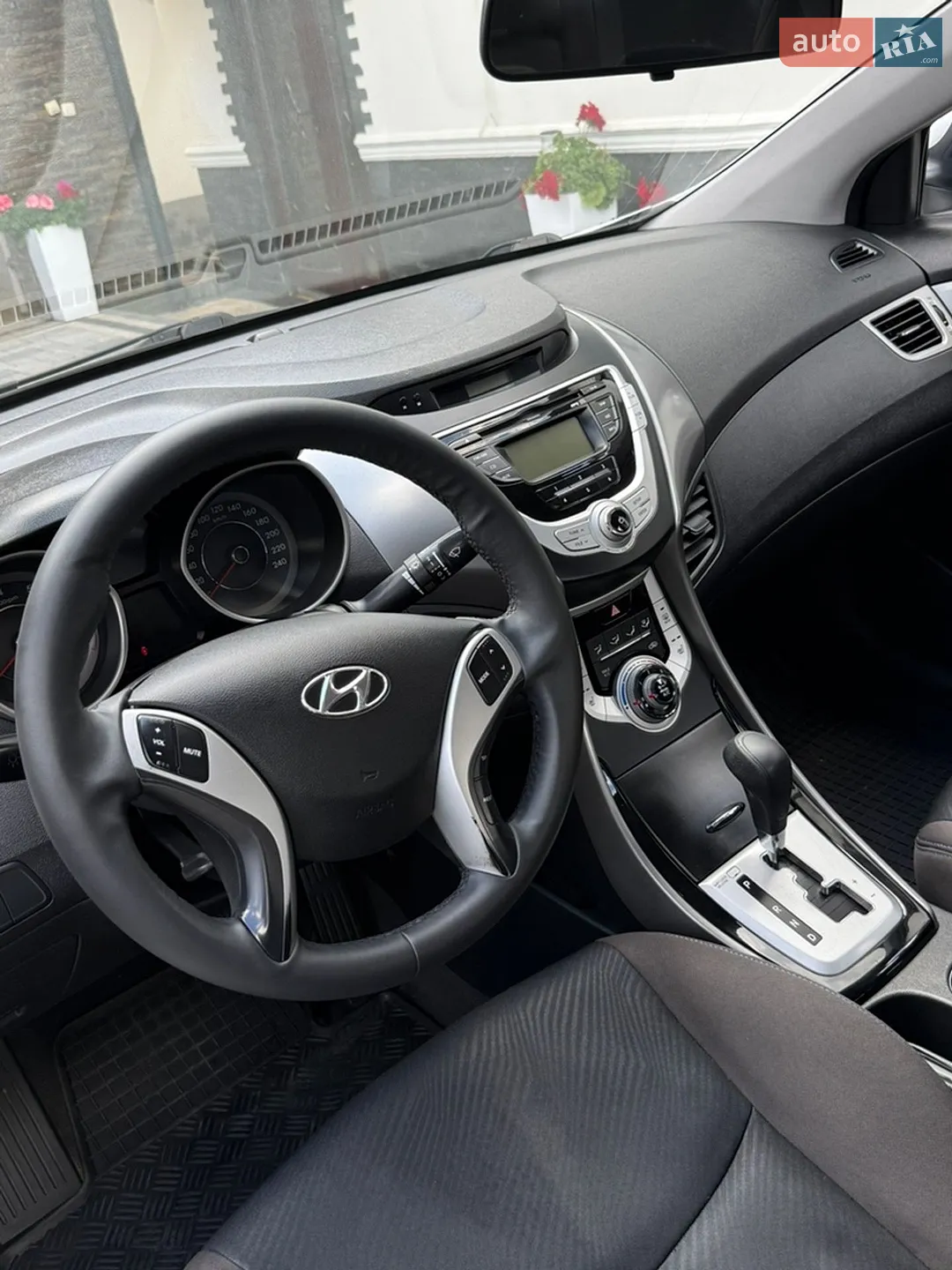 2011 Hyundai Elantra - мініатюра 25