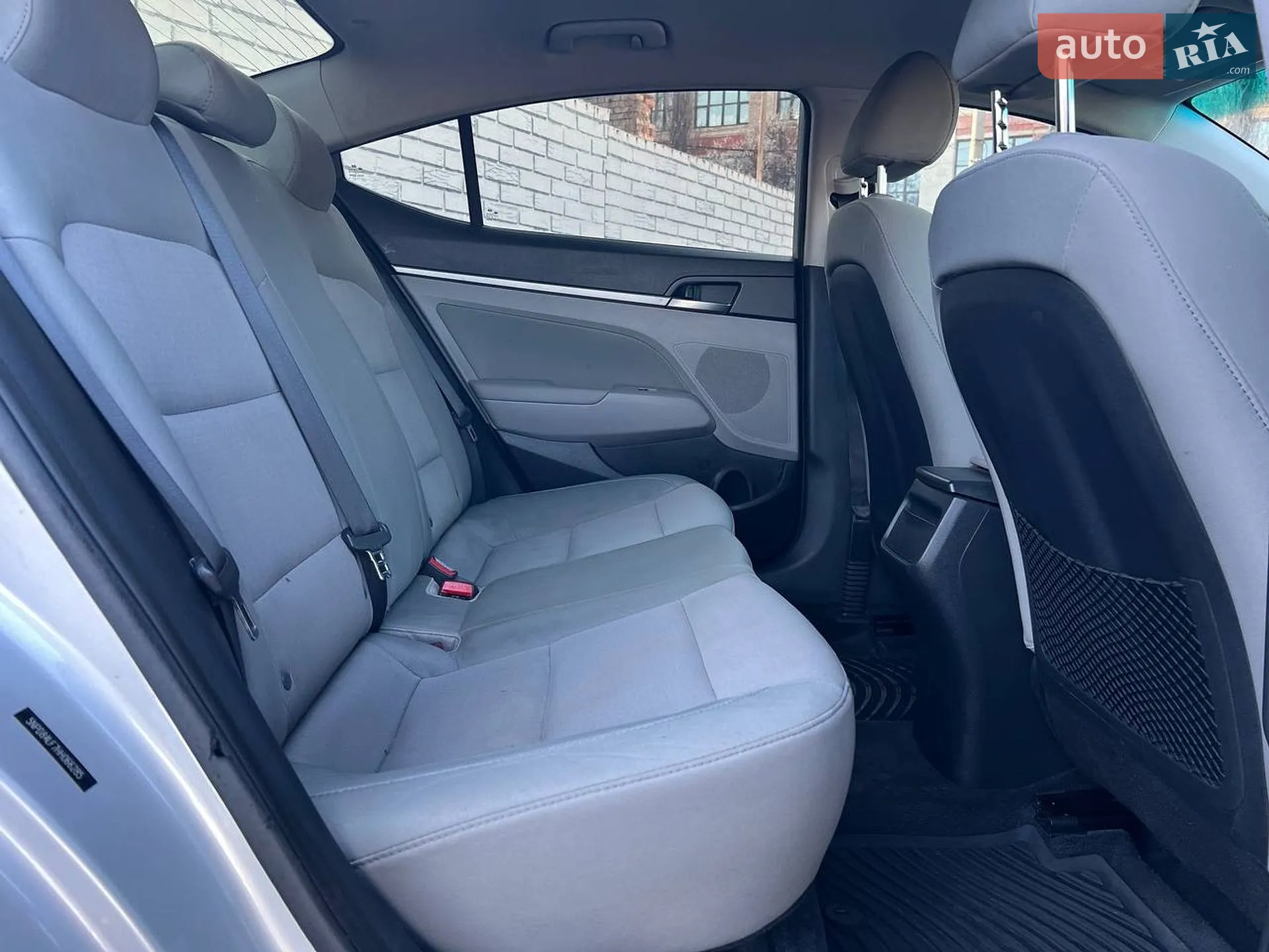 2016 Hyundai Elantra - мініатюра 9