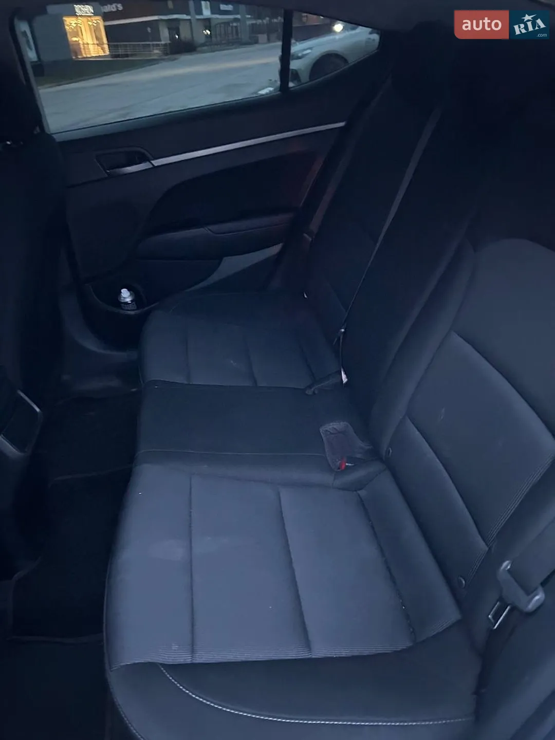 2018 Hyundai Elantra - мініатюра 10