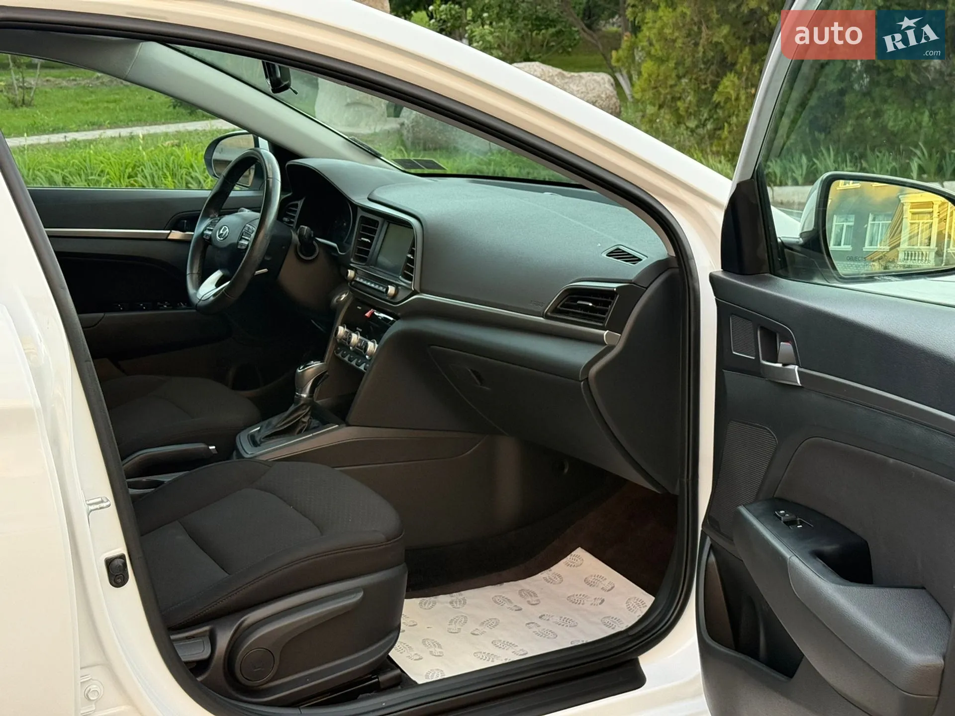 2020 Hyundai Elantra - мініатюра 23