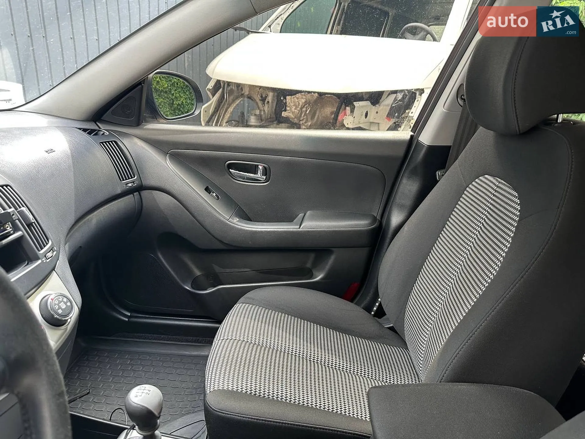 2010 Hyundai Elantra - мініатюра 22