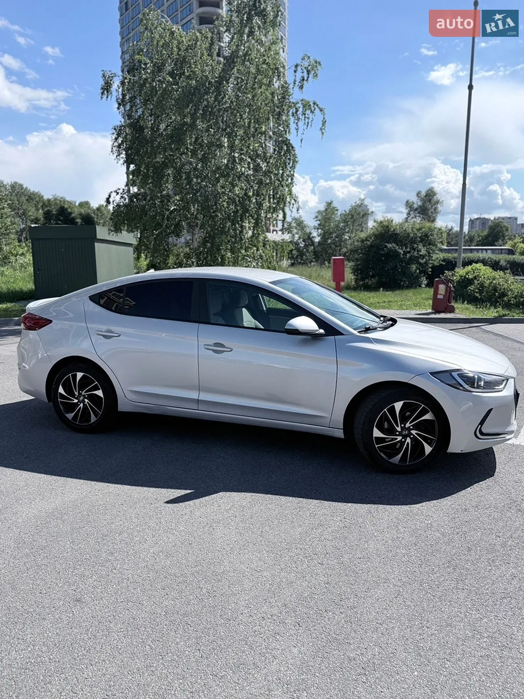 2017 Hyundai Elantra - мініатюра 6