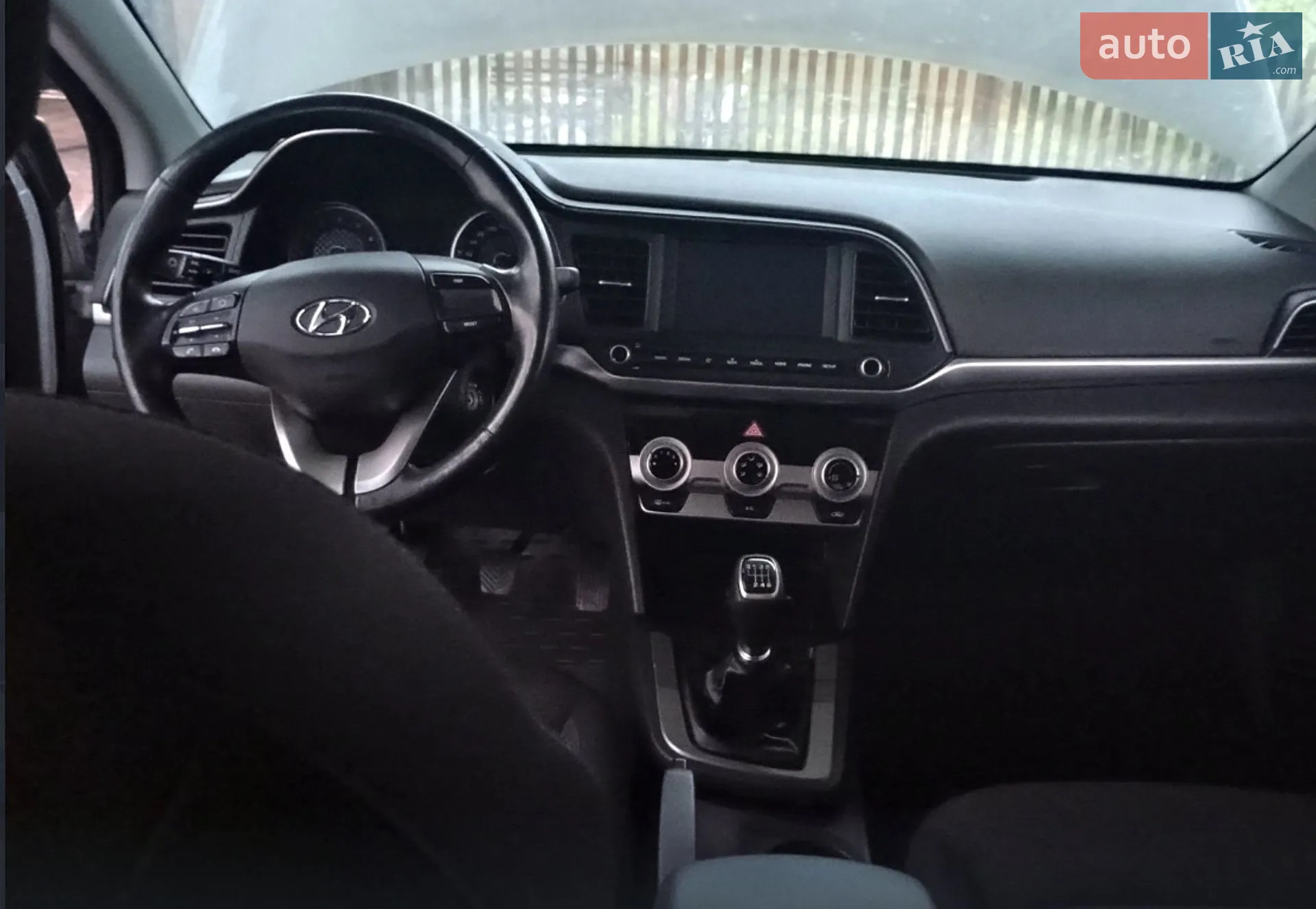 2019 Hyundai Elantra - мініатюра 9
