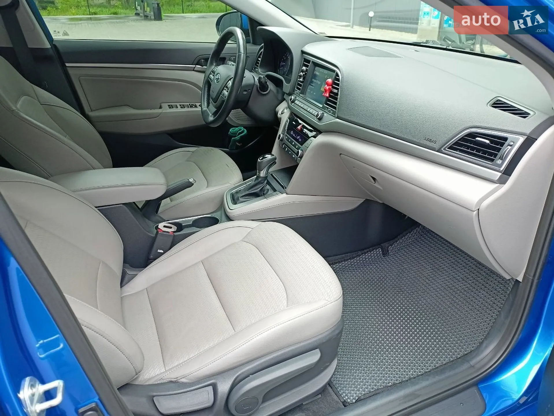 2016 Hyundai Elantra - мініатюра 17